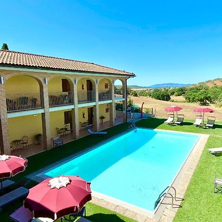Hotel Ristorante Le Querciolaie Dei Ricci フォンテブランダ エクステリア 写真
