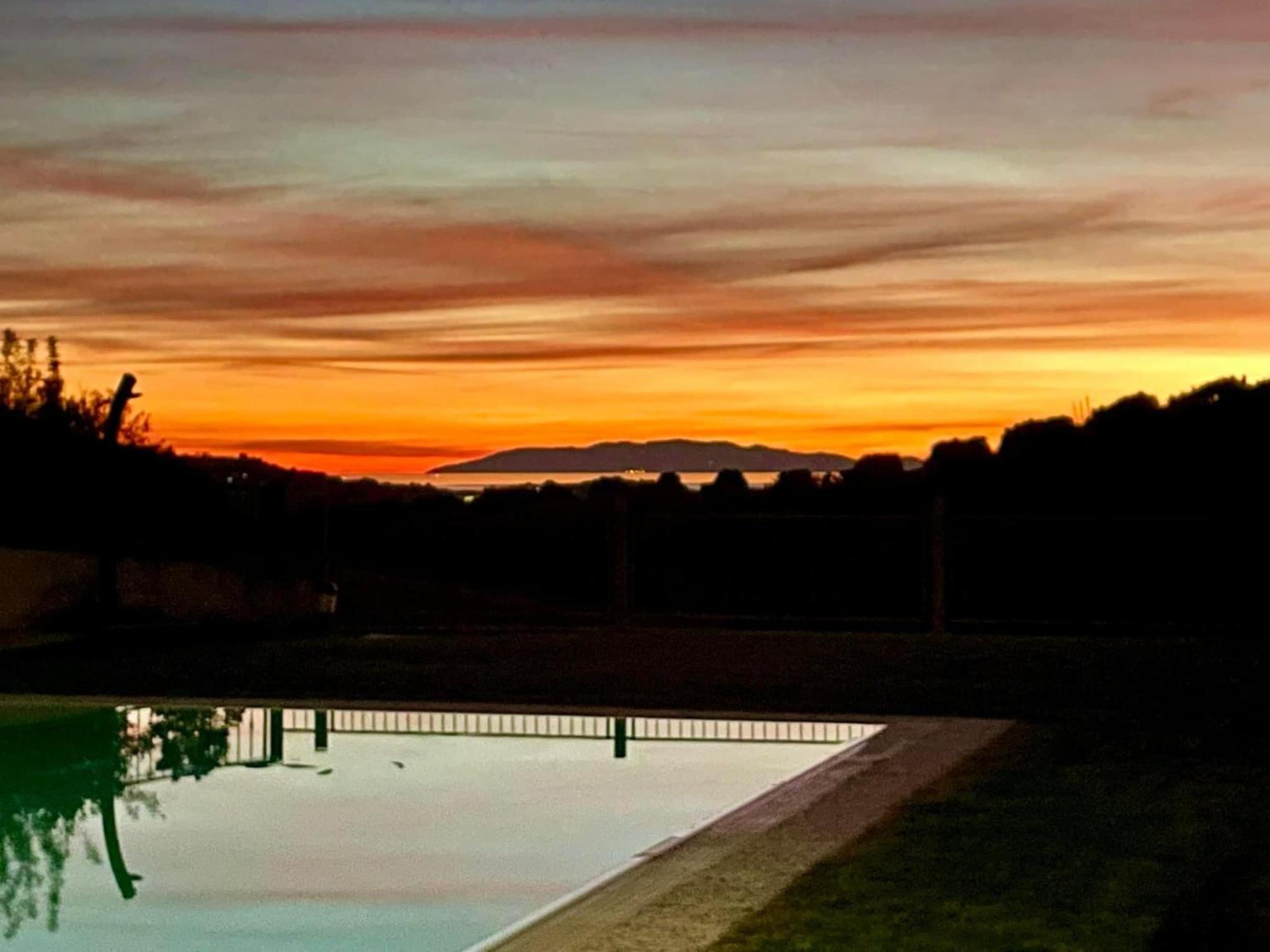 Hotel Ristorante Le Querciolaie Dei Ricci フォンテブランダ エクステリア 写真
