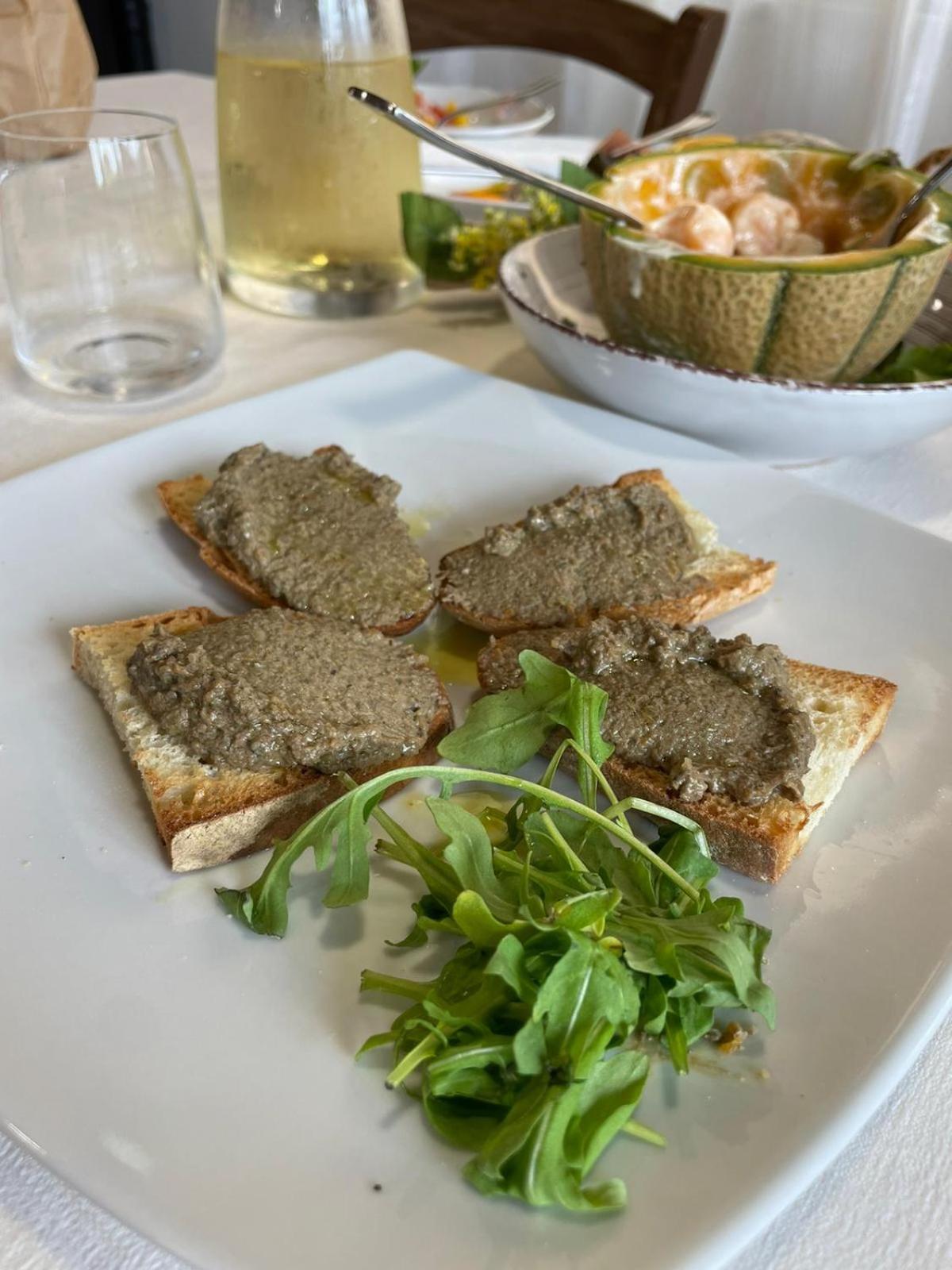 Hotel Ristorante Le Querciolaie Dei Ricci フォンテブランダ エクステリア 写真