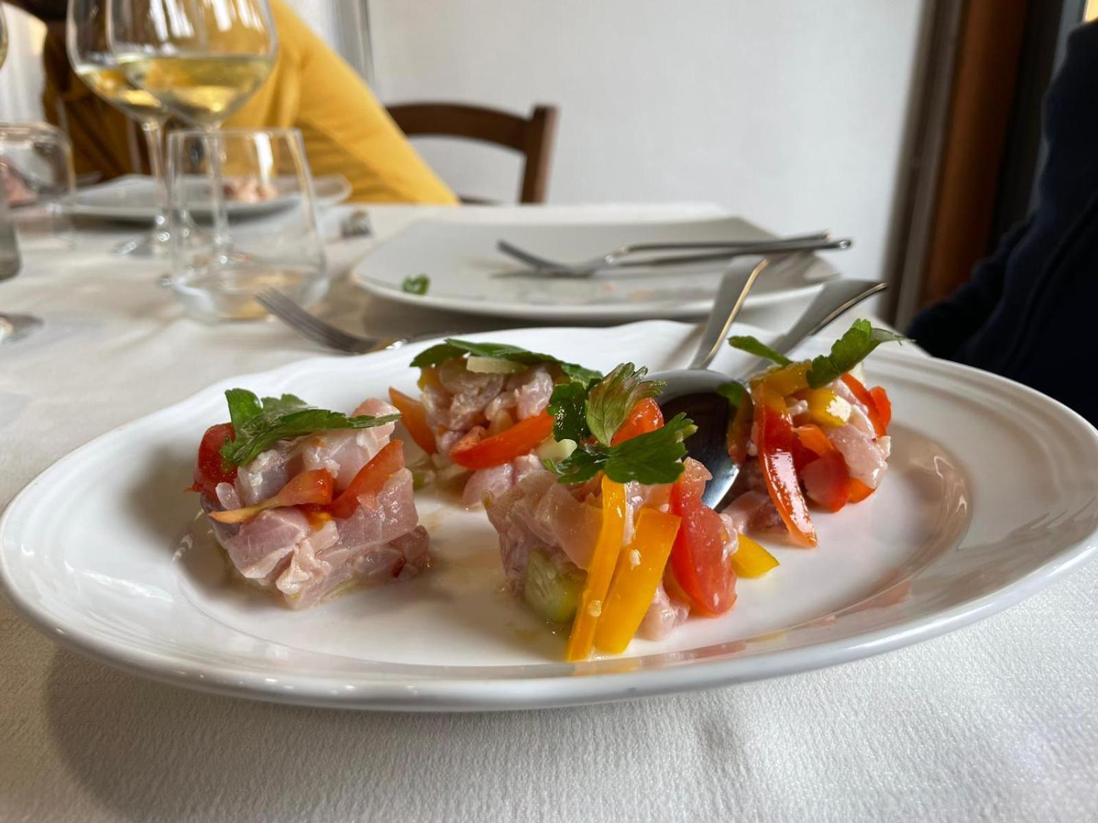 Hotel Ristorante Le Querciolaie Dei Ricci フォンテブランダ エクステリア 写真